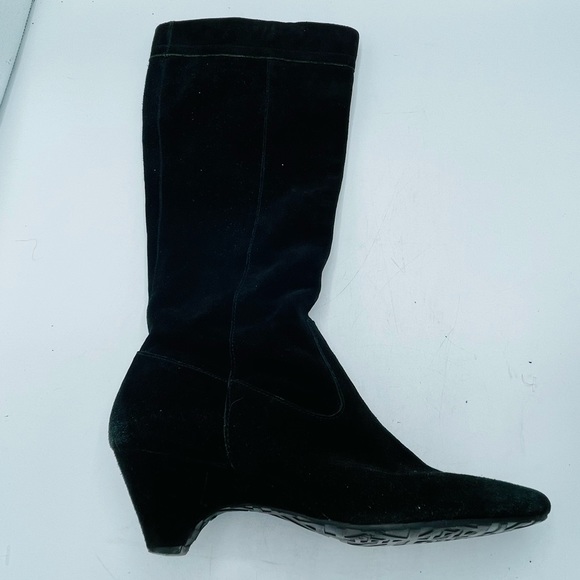 ANNE KLEIN SUEDE LEATHER BOOTS. - Picture 16 of 17